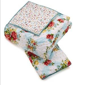 Pioneer Woman Vintage floral Quilt Set